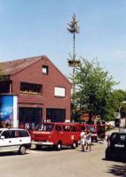 Die Fahrzeuge werden beladen