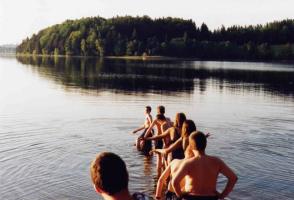 Der See ist so begehrt, da mu&szlig; man sogar anstehen!