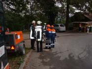 Die Gruppenf&uuml;hrer sprechen sich ab.