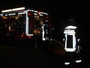 Die Wasserversorgung steht. Das LF bekommt nun Wasser von der Nellingerstra�e.