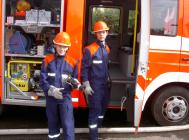 Der Trupp r&uuml;stet sich aus.